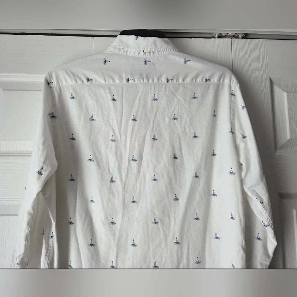 Banana Republic Men's White Shirt with Blue Accents Size M
